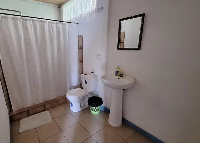 Apartamento Grande En Con Piscina A 2 Min Caminando De Playa *